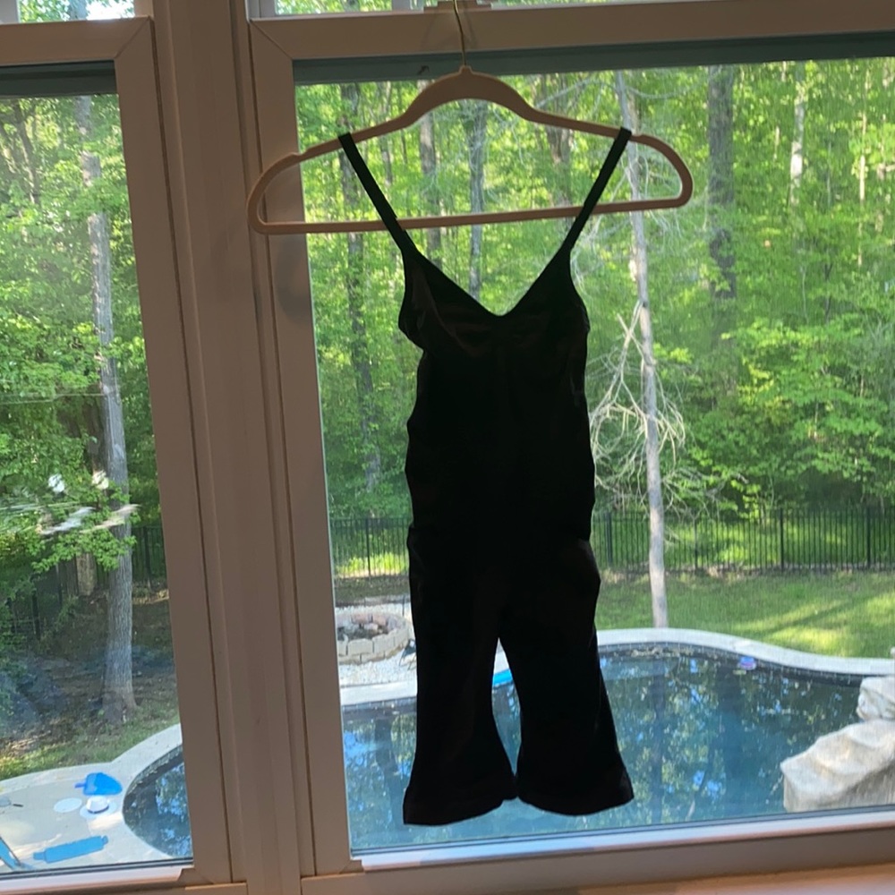 SKIMS sculpting bodysuit